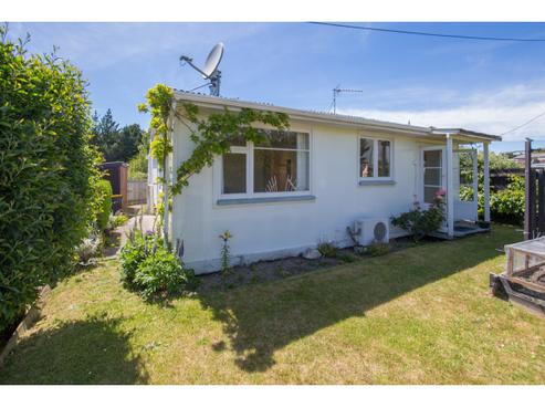 50A Batten Grove, The Pines Beach