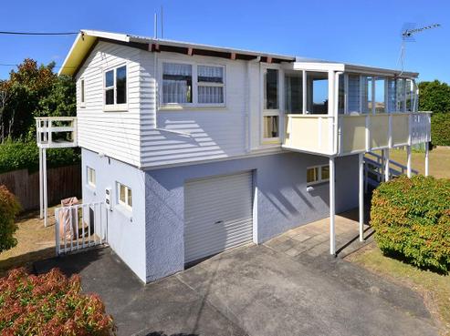 42 Shakespear Road, Army Bay