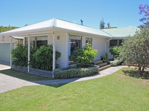12 Petane Road, Bay View