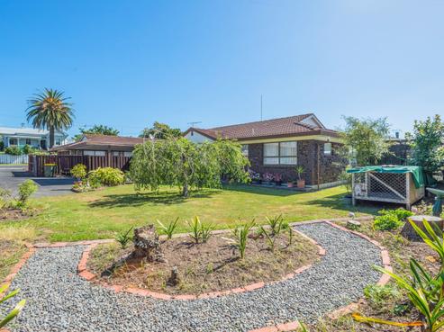 2/1A Clark Road, Pahurehure