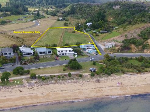 1092 Abel Tasman Drive, Tata Beach
