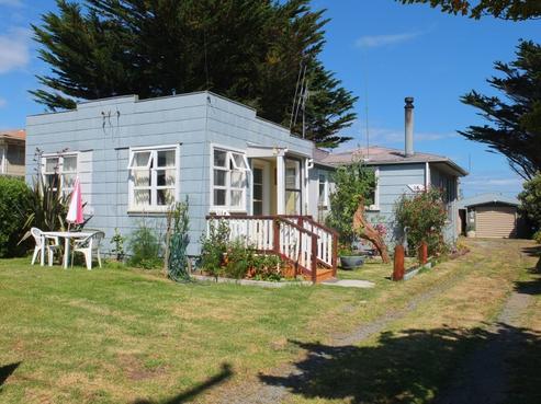 16 Raukawa Street, Himatangi Beach