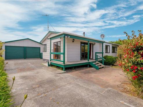 6 Rangitane Grove, Waitarere Beach