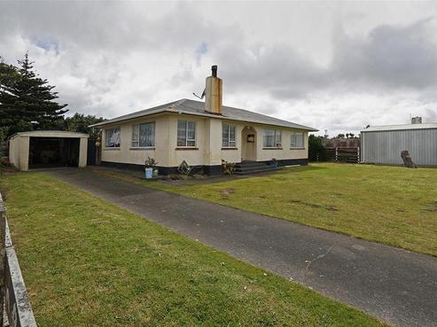 1 Longfellow Road, Opunake
