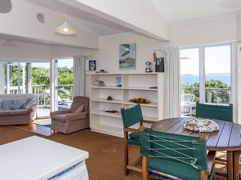 946 Black Jack Road, Opito Bay