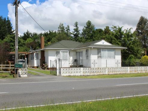 1123 Halcombe Road, Halcombe