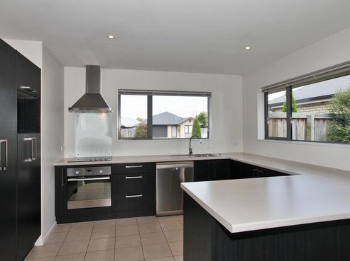 3 Champagne Avenue, Yaldhurst