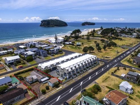 410 Ocean Road, Whangamata