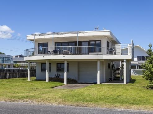 201 Esplanade Drive, Whangamata