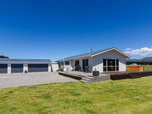 192 State Highway 53, Featherston