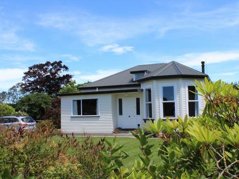 73 Wilkinsons Road, Chertsey