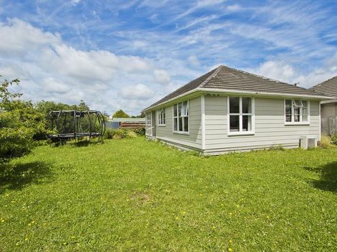 1132A High Street, Taita