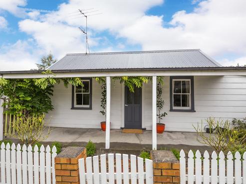 30 Railway Terrace, Glentunnel
