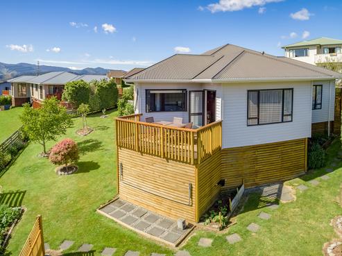 9 Mcewen Crescent, Riverstone Terraces