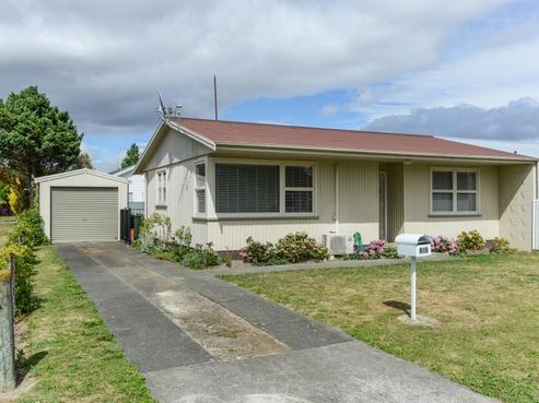 819 Lawrence Street, Akina