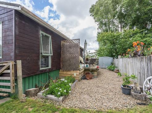 35 Springs Road, Parakai