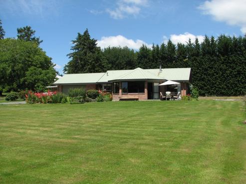 1259 Lakeside Road, Milton