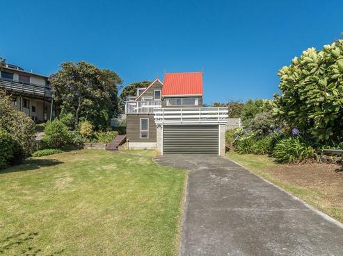 11 Frances Street, Waikanae Beach
