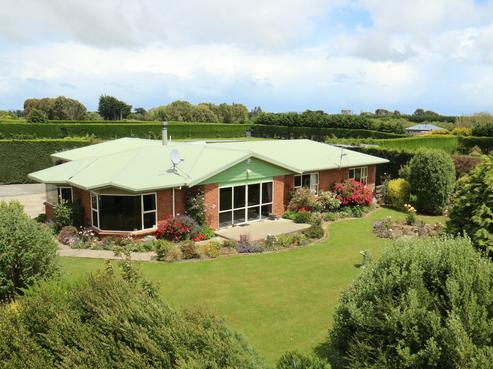 594 Rockdale Road, Tisbury