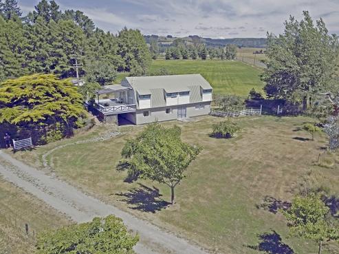 25 Tiverton Downs Road, Broadlands Forest