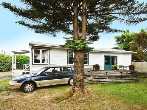 26 Sackville Street, Martinborough