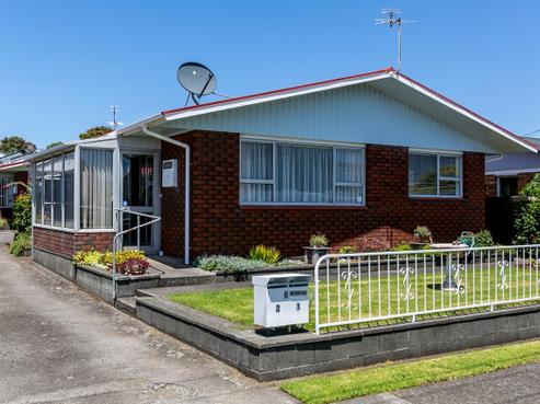 16 Karamu Street, Strandon