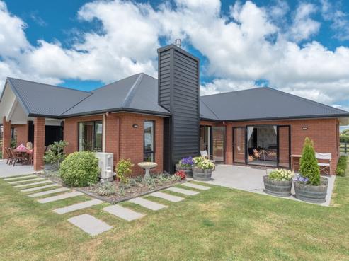 61 Hickey Road, Cambridge