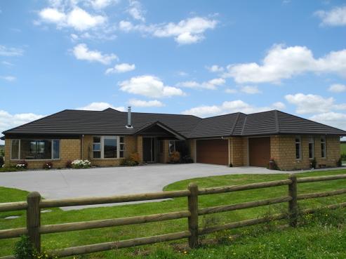 10 Maunga Road, Pukeatua