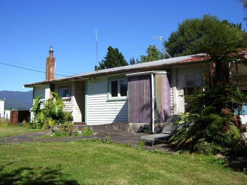 11 Factory Road, Takaka