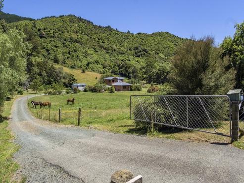 190 Lud Valley Road, Hira