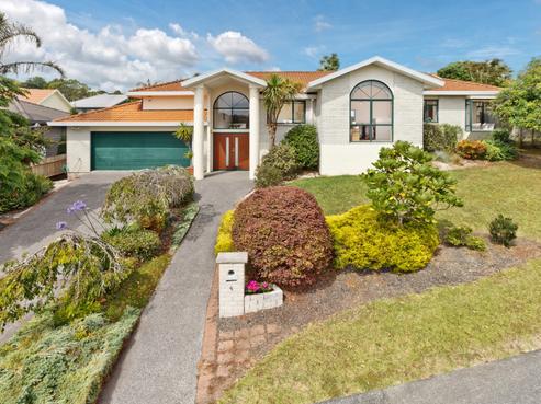 4 Azure Grove, Unsworth Heights