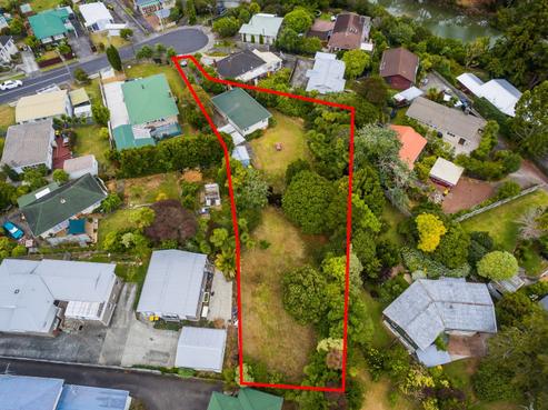 5 Quiet Street, Te Atatu South