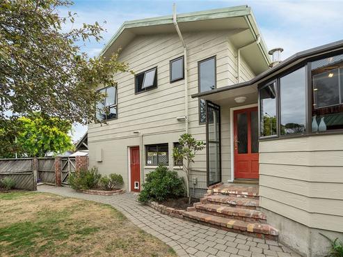 68 Bayswater Crescent, Bromley