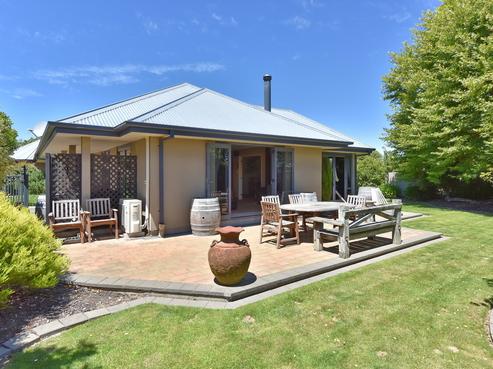 1 Cobden Place, Woodend
