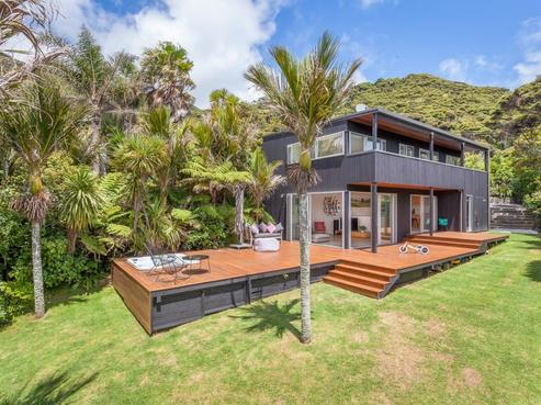 7 Rayner Road, Piha