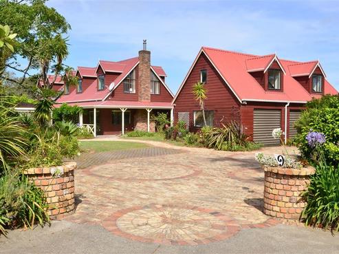 9 Whangaparaoa Road, Red Beach