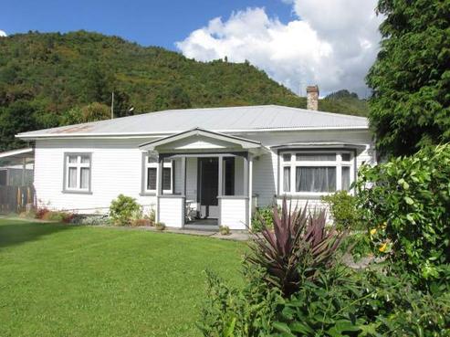 14 Broadway, Reefton