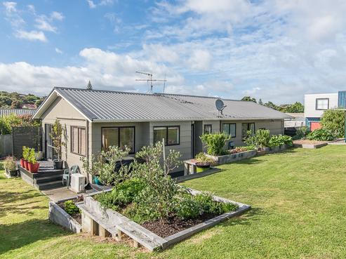 85 Queens Road, Waikanae Beach