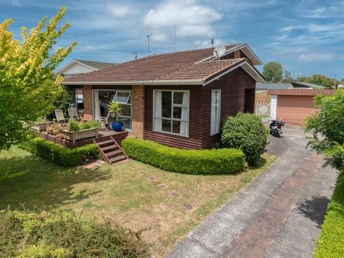 34 Clements Crescent, Queenwood