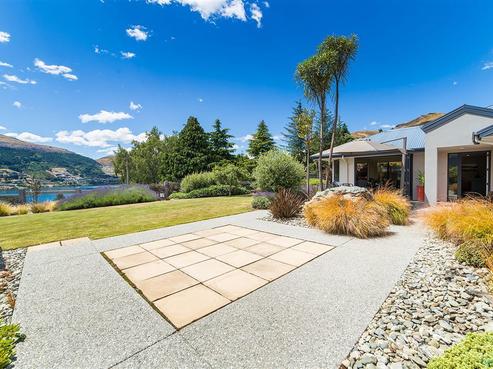 2 Balmoral Drive, Kelvin Heights