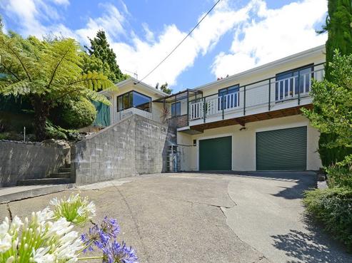 25 Foster Crescent, Belmont