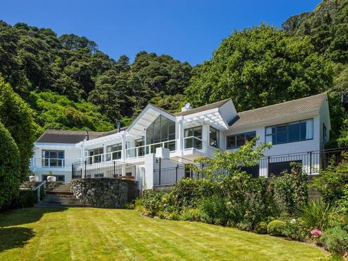 50 Walter Road, Lowry Bay