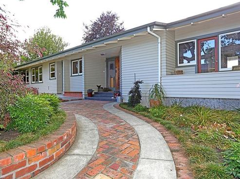24 Busby Hill, Havelock North