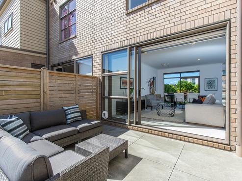 86 Tihi Street, Stonefields