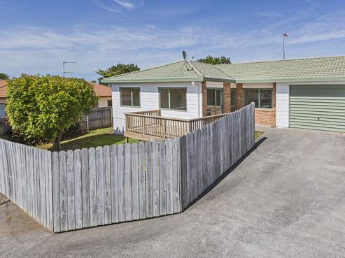 2/191 Gills Road, Half Moon Bay