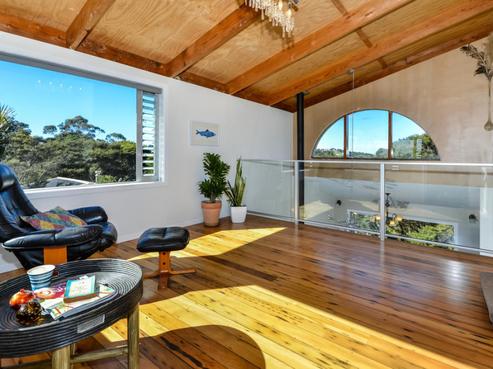 44 Crescent Road West, Ostend