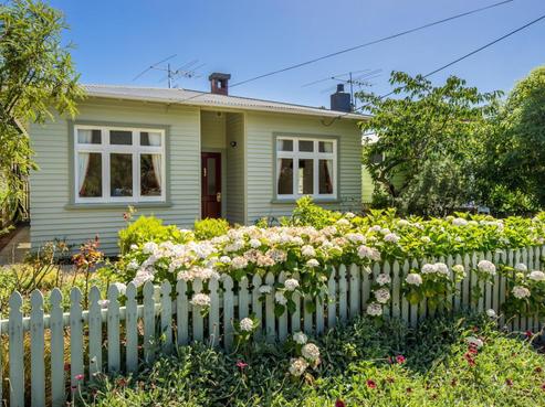 12 Matipo Street, Eastbourne