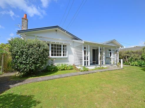 50 Kings Crescent, Central Hutt