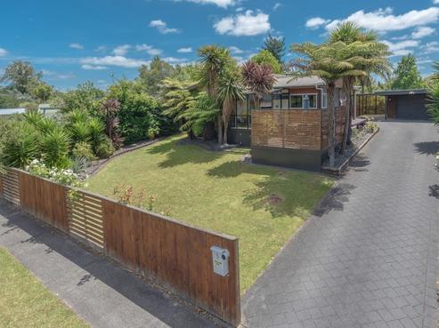 5 Lansdowne Crescent, Glenview