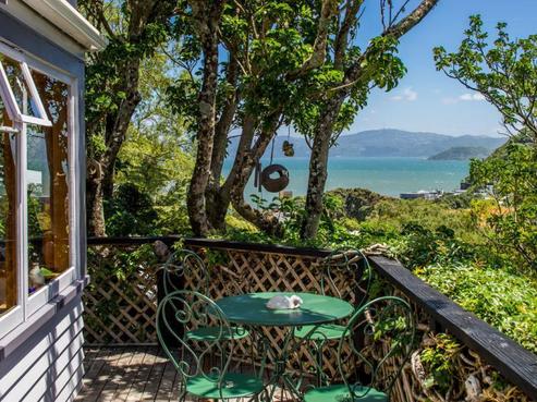 16 Korimako Road, Days Bay
